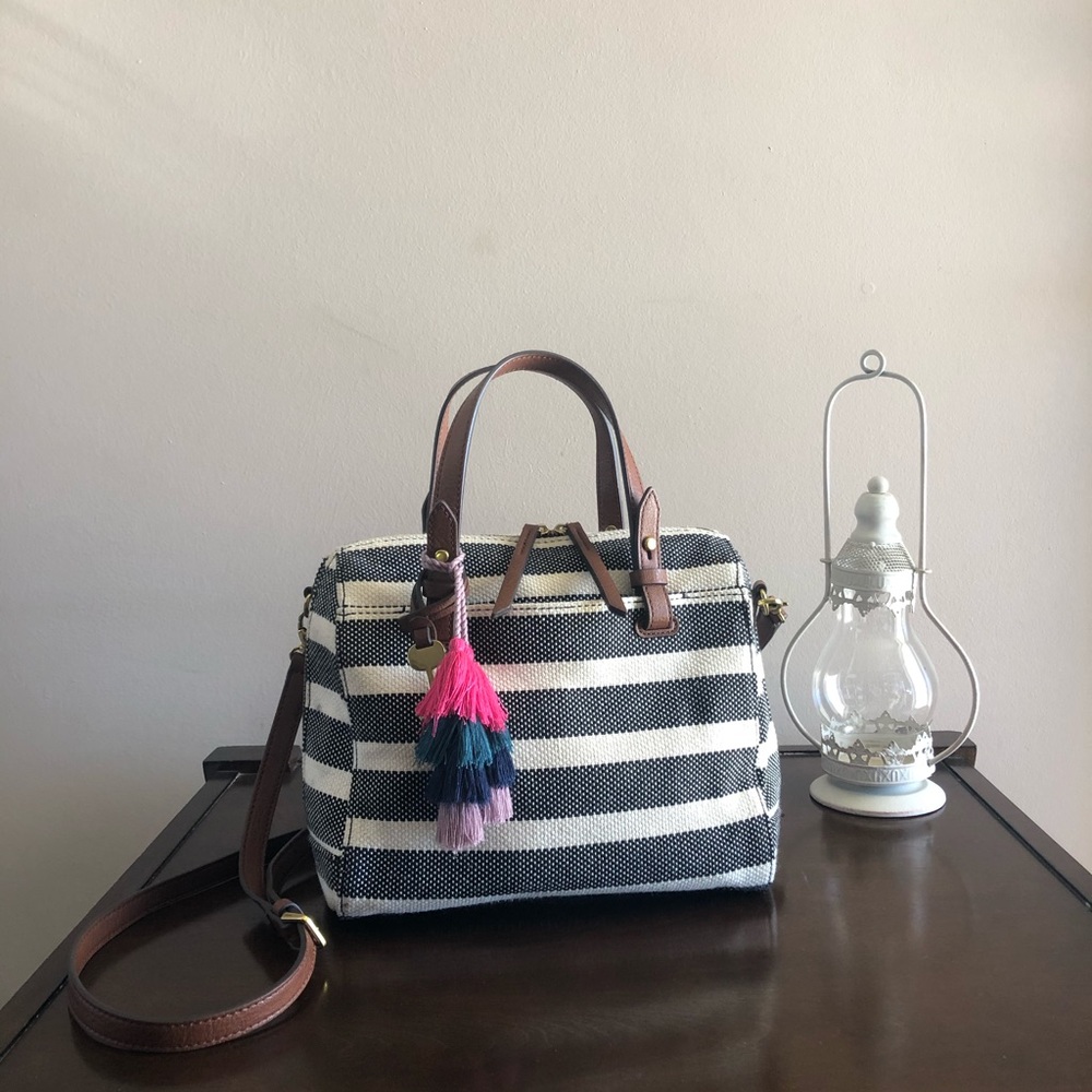 Fossil purse